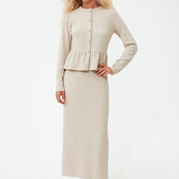 NWT H&M beige top and skirt set - Picture 1 of 9